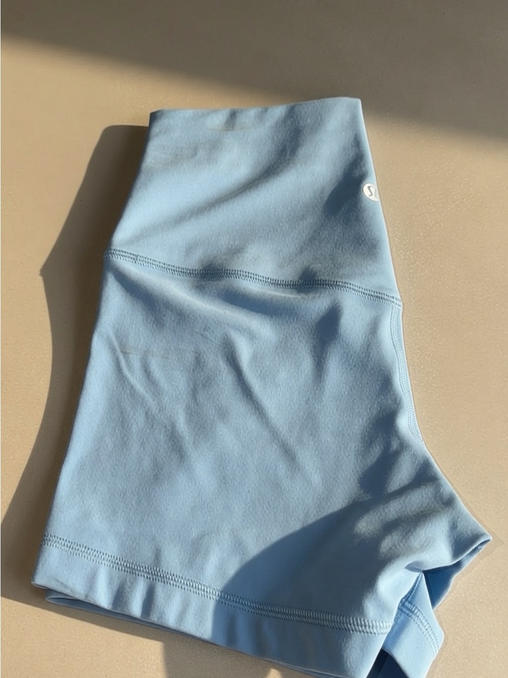 Lululemon High-Waist Women’s Light Blue Active Shorts NWT Dreamy Blue Size 6 - Picture 4 of 4